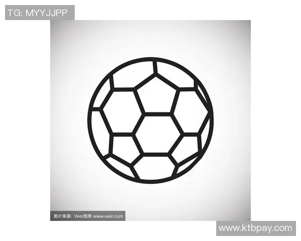 足球的形状与构造探秘:从经典黑白到现代设计的演变与影响 足球的形状与构造探秘:从经典黑白到现代设计的演变与影响